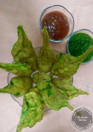 A picture of Spinach fritters.