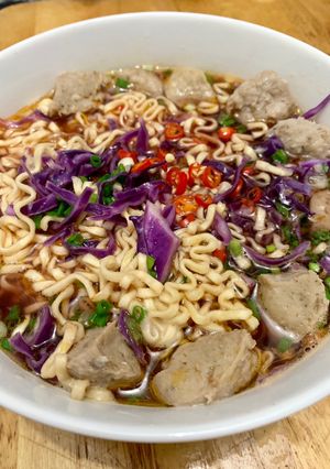 Hình của món Mì gói bò viên.