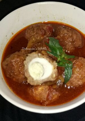 Foto resep Semur Bola Bola Daging isi Telur Puyuh