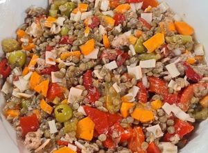 Una foto de 189. Ensalada de Lentejas con Atún y Surimi