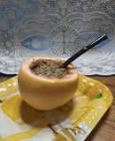 Mate cebado en y con pomelo
