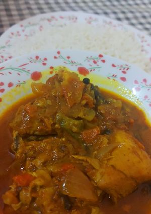 صورة لوصفة رز ابيض مع مرقه الدجاج بدون صلصله