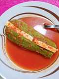 Calabacitas rellenas de queso, en caldillo de jitomate