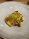 Raviole courgette, chèvre et jambon de pays