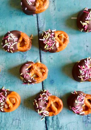 A picture of Chocolate Dipped Peanut Pretzels.