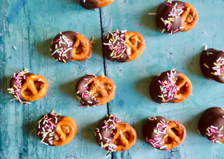 Recipe of Quick Chocolate Dipped Peanut Pretzels