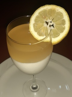 A picture of Panacotta and Lemon jelly 🍋.