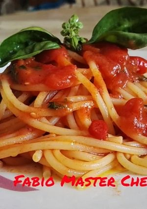 Foto di Spaghetti con Pomodori Freschi e Basilico