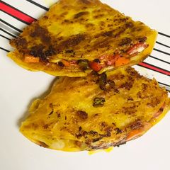 A picture of Malabar paratha chicken sandwich.