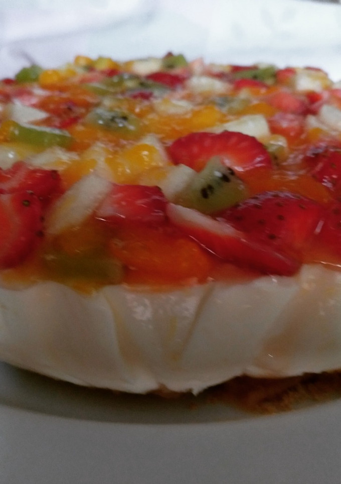Una foto de Tarta de mousse con frutas