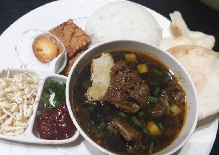 Resep Rawon Iga Sapi ala Eyang Uti Anti Gagal