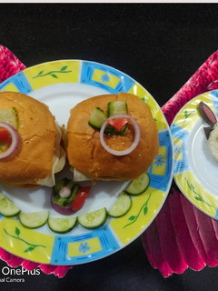 चीज़ बर्गर (Cheese burger recipe in Hindi) रेसिपी मुख्य फोटो