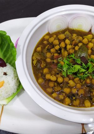 A picture of Amristari chickpea(chole).