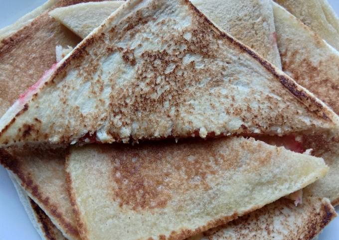 Resep Roti Bakar Strawberry Oleh Iin Afriyanti Cookpad