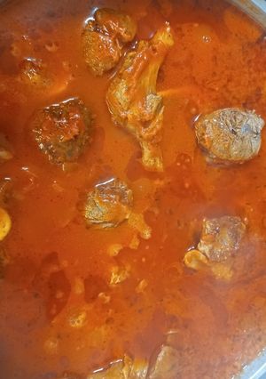 Una foto de Osobuco en Salsa de Tomate con Puré de Papas