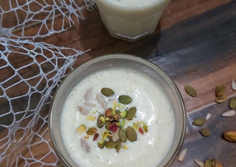 Super Quick Kesar-Pista Thick Shake