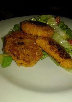 Una foto de Hamburgesas caseras de zanahoria y avena 