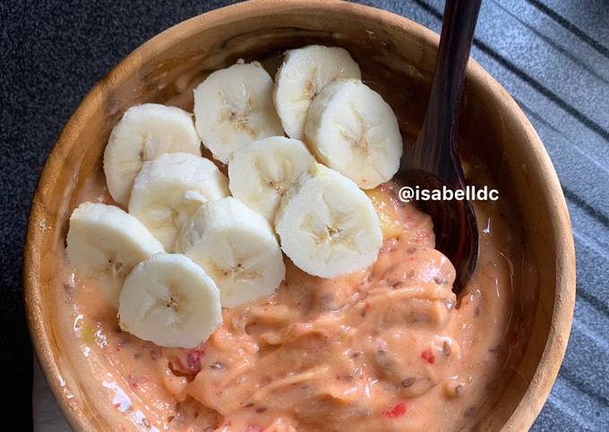 142. Strawberry Manggo Pineapple Smoothie bowl