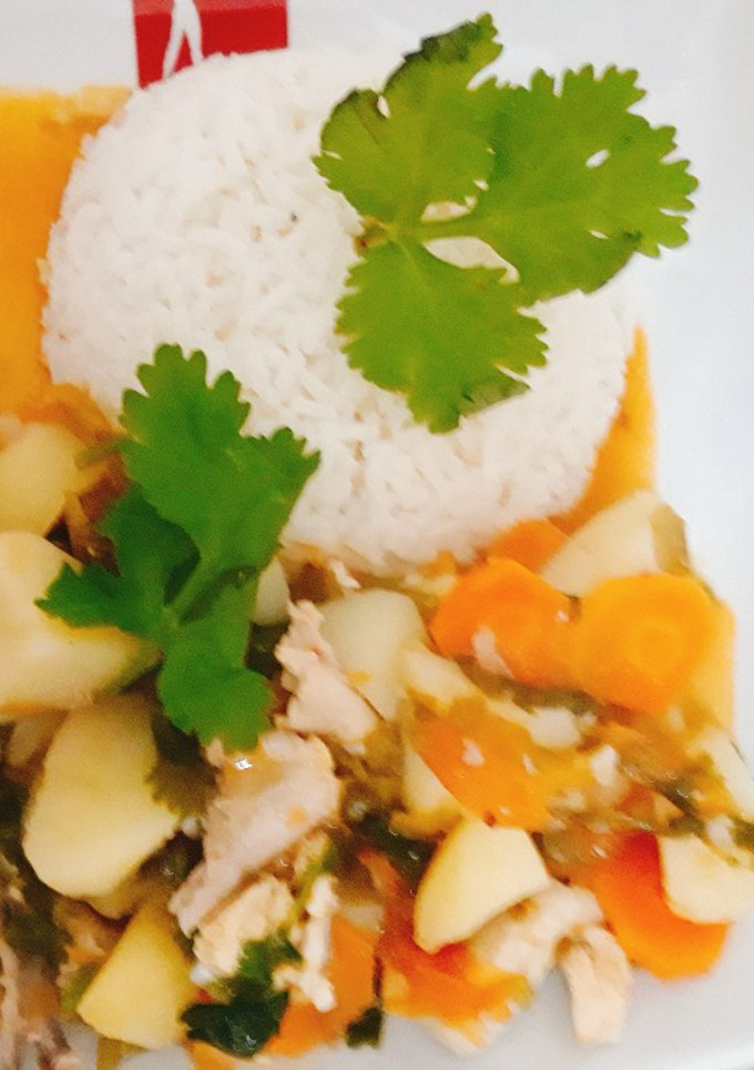 Una foto de Cau cau de pollo a mi estilo