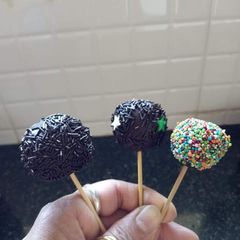 Cake Pops !! A picture of Cake Pops !!.