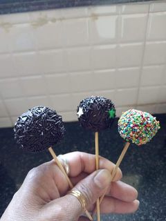 A picture of Cake Pops !!.