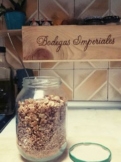 Una foto de Granola de nueces y piña