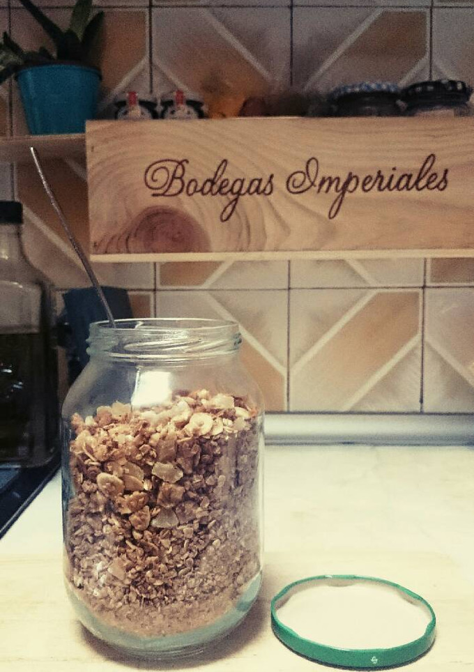 Una foto de Granola de nueces y piña