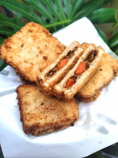 A picture of Fried Curry Bread.