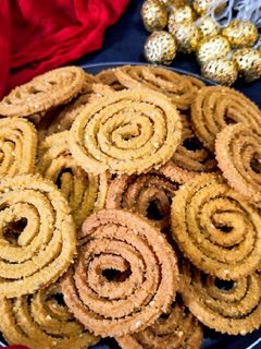 व्हीट फ्लोर चकली (wheat flour chakli recipe in Hindi) रेसिपी मुख्य फोटो