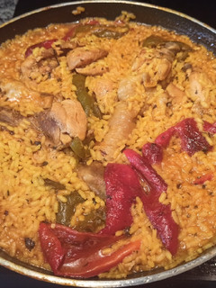 Una foto de Arroz con pollo y pimientos