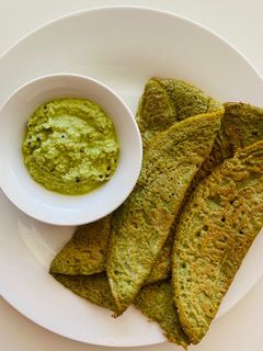 मूग डोसा (moong dosa recipe in marathi) रेसिपी चे मुख्य फोटो