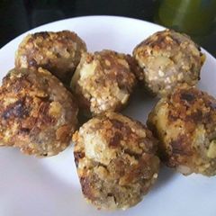 A picture of Sig's stuffing meatballs.