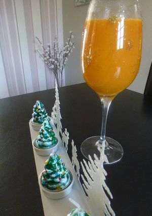 Une photo de Jus d'orange chaud aux épices de Noël
