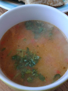 Una foto de Sopa de mariscos.... aprovechando las sobritas