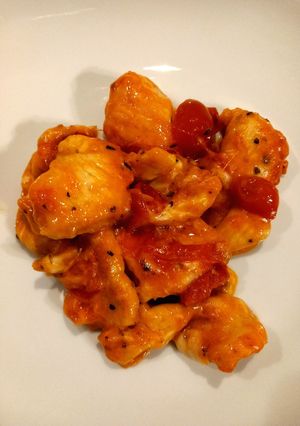 Foto di Straccetti di pollo con datterini e provola affumicata
