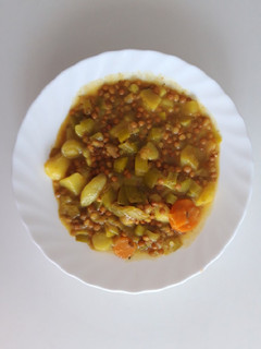 Una foto de Lentejas con verduras y especias