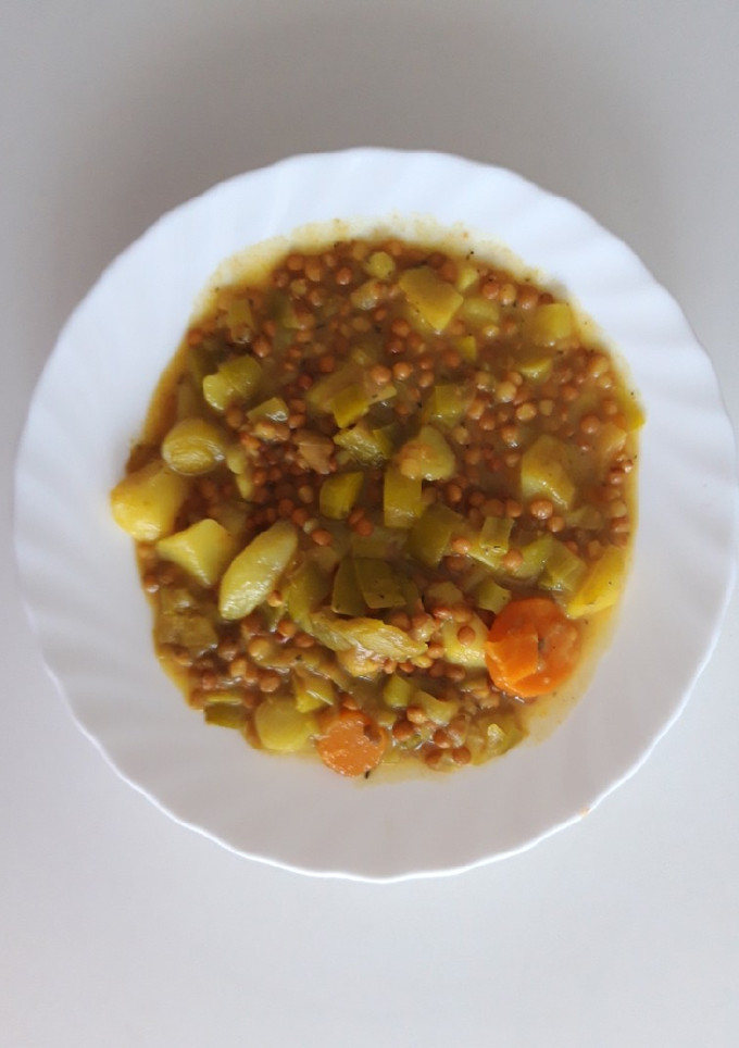 Una foto de Lentejas con verduras y especias