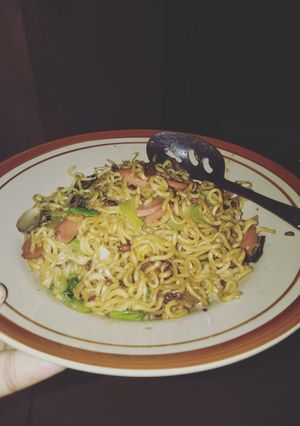 Foto resep Mie sosis sayur simple anti ribet