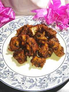 A picture of Achari Chicken Pakoras With Dipitt Habanero Sauce.