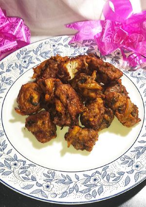 A picture of Achari Chicken Pakoras With Dipitt Habanero Sauce.