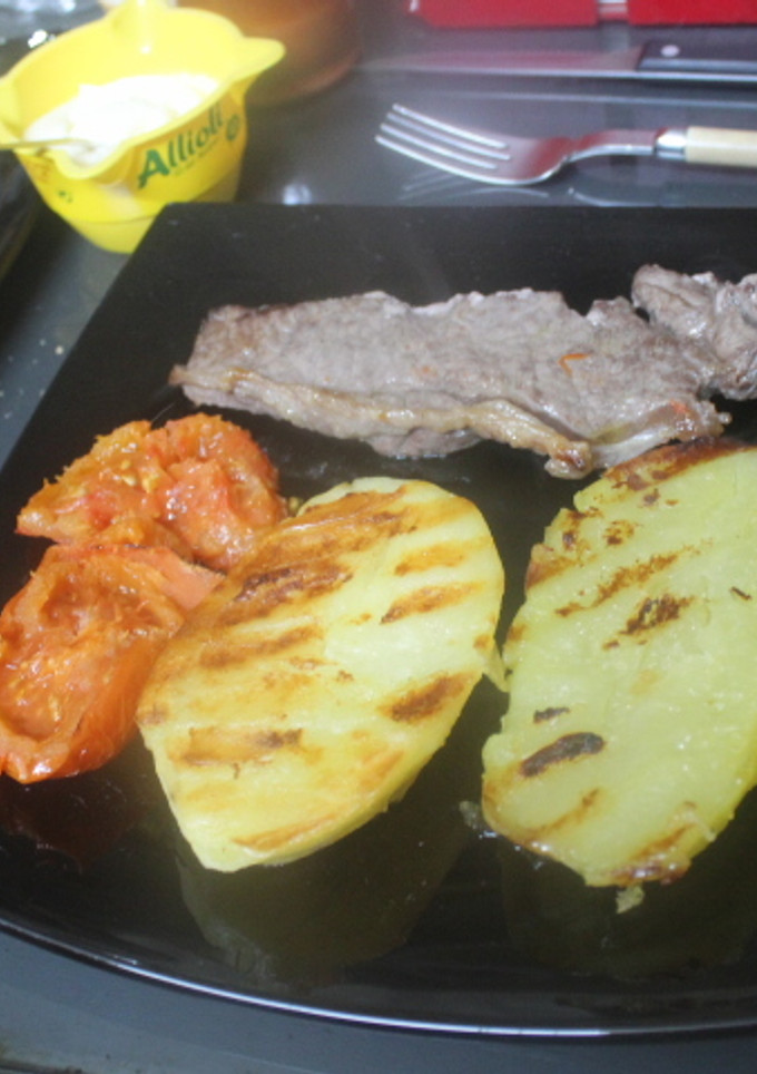 Una foto de Filete de ternera con patatas al grill doble
