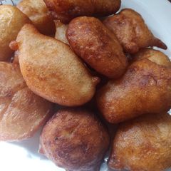 A picture of Kaimati/puff puff/sweet dumplings.