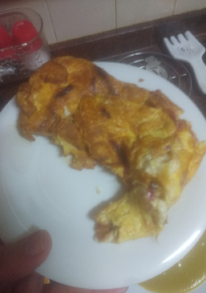 Una foto de Tortilla francesa con salchichón y queso majorero