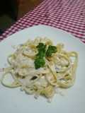 Fettuccine Alfredo con camarones