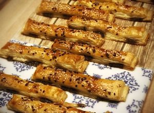 Foto principal de Barritas hojaldradas de anchoas caseras