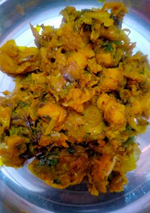 आलू पत्ता गोभी की सब्जी (aloo patta gobi ki sabzi recipe in Hindi) रेसिपी मुख्य फोटो