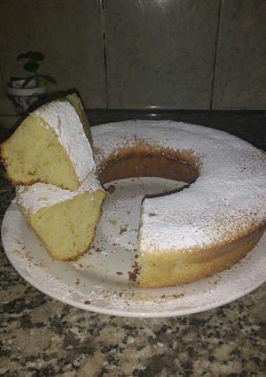 Una foto de Bizcochuelo de limón esponjoso