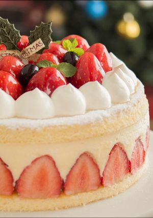 A picture of Christmas ☆ Strawberry and White Chocolate Mousse Cake.