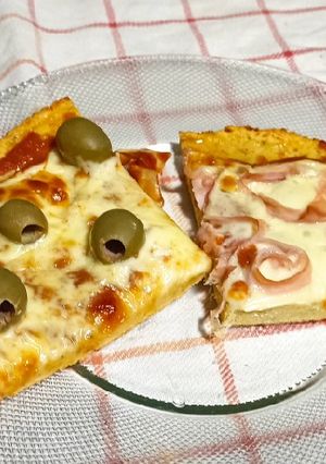 Una foto de Pizza de pollo