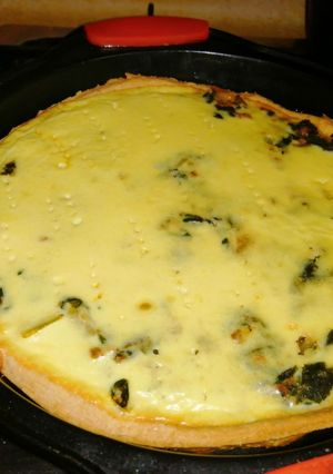 Una foto de Pastel de acelga y crema